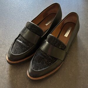 Halogen Black Snakeskin Pattern Loafers